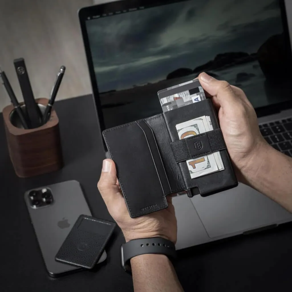 Ekster Parliament Men's Wallet | RFID Blocking Leather Minimalist Wallet | Slim Wallet for Men - Designed for Quick Card Access with Push Button