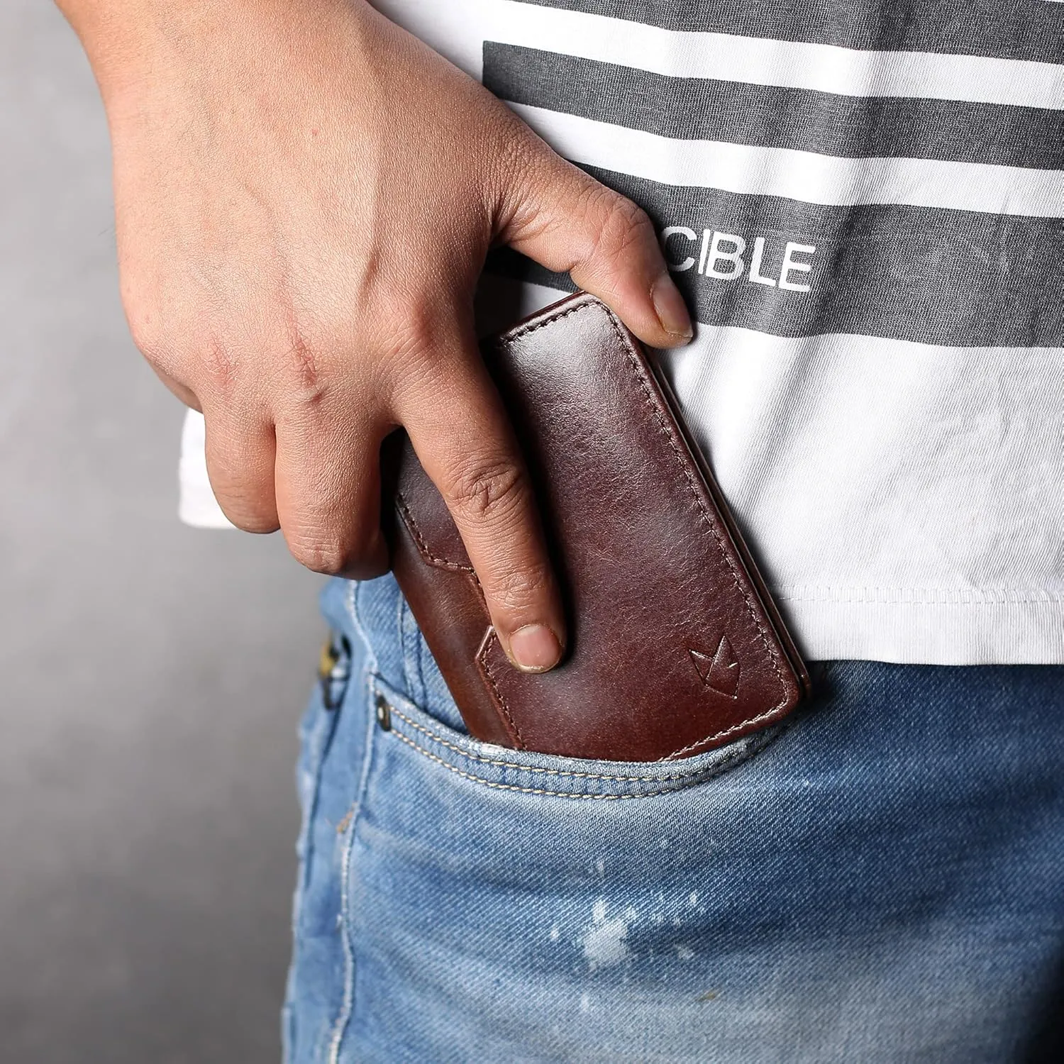 FOXHACKLE Leather Credit Card Holder Wallet for Men and Women, Thin Bifold RFID Blocking Wallet, Slim Front Pocket Minimalist Wallet, Small Card Case